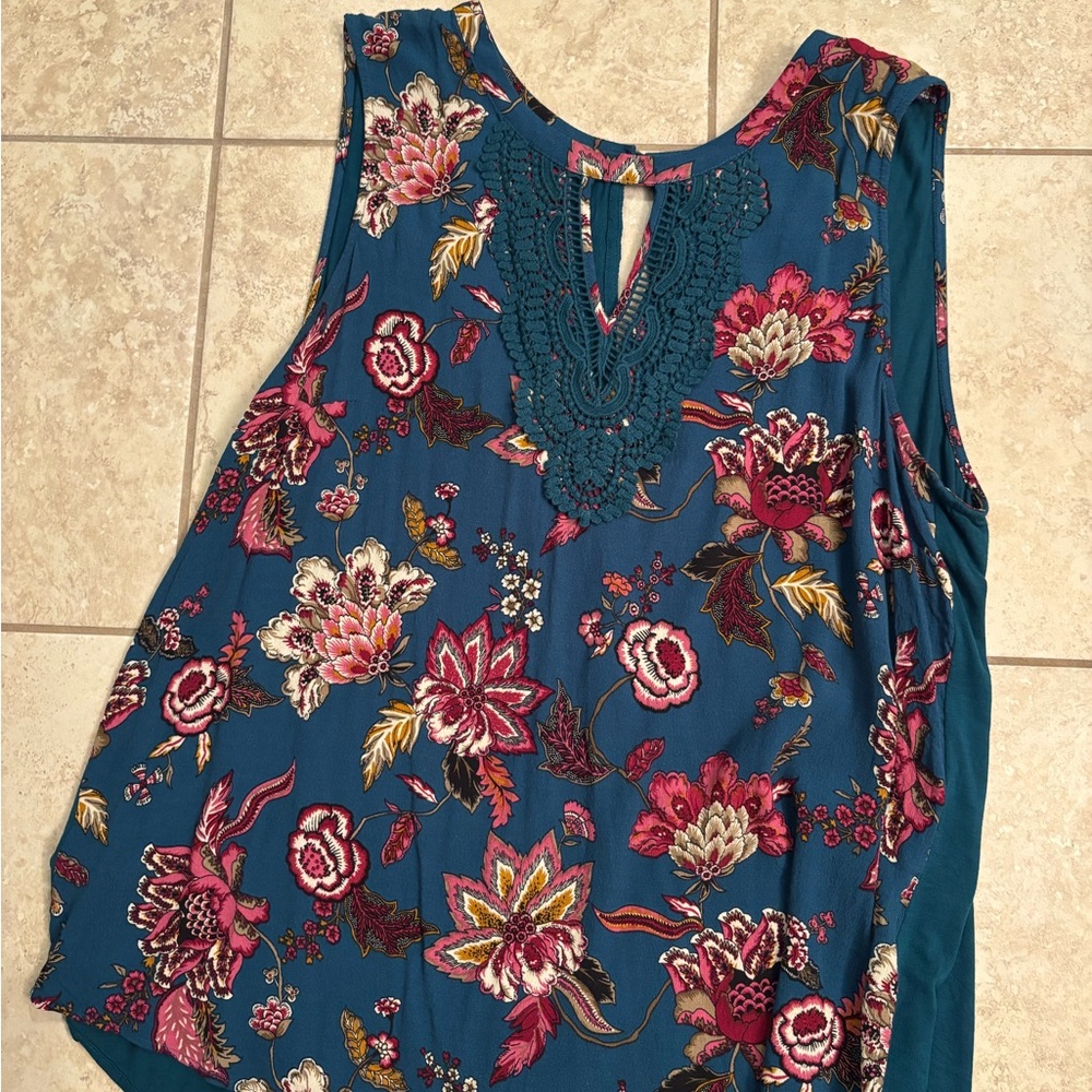 Daniel Rainn Blue Sleeveless Blouse with V-Neck